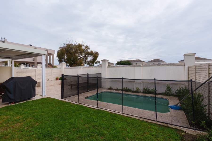 2 Bedroom Property for Sale in Royal Ascot Western Cape